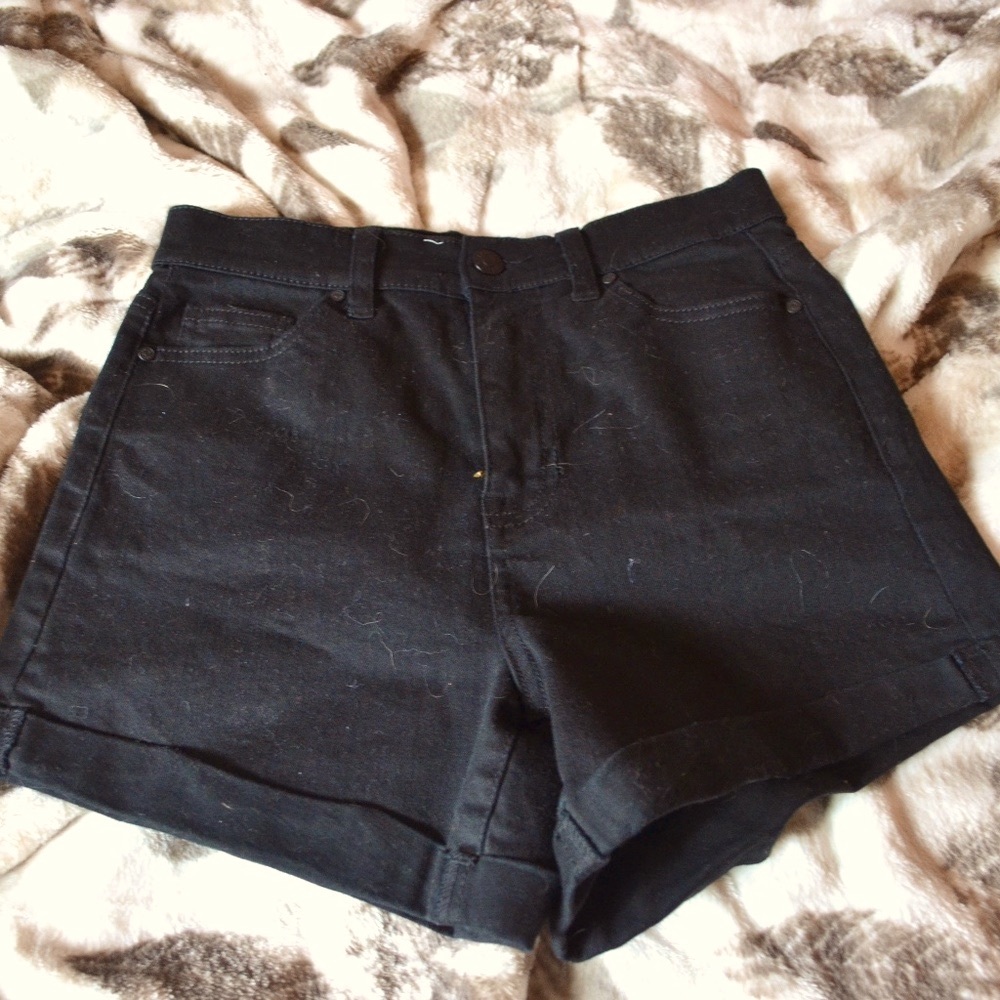 Celebrity Pink Black Shorts